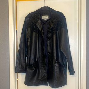 Vintage Fitz-Wright 💯 Genuine leather with beautiful floral accent print Size S